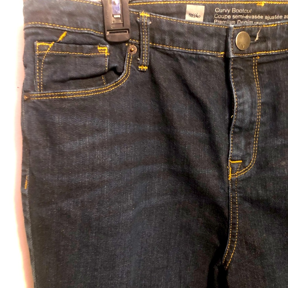 Woman’s Dark Washed Curvy Boot Cut Premium Denim Jeans - Picture 6 of 10
